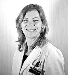 Dra. Carmen del Águila